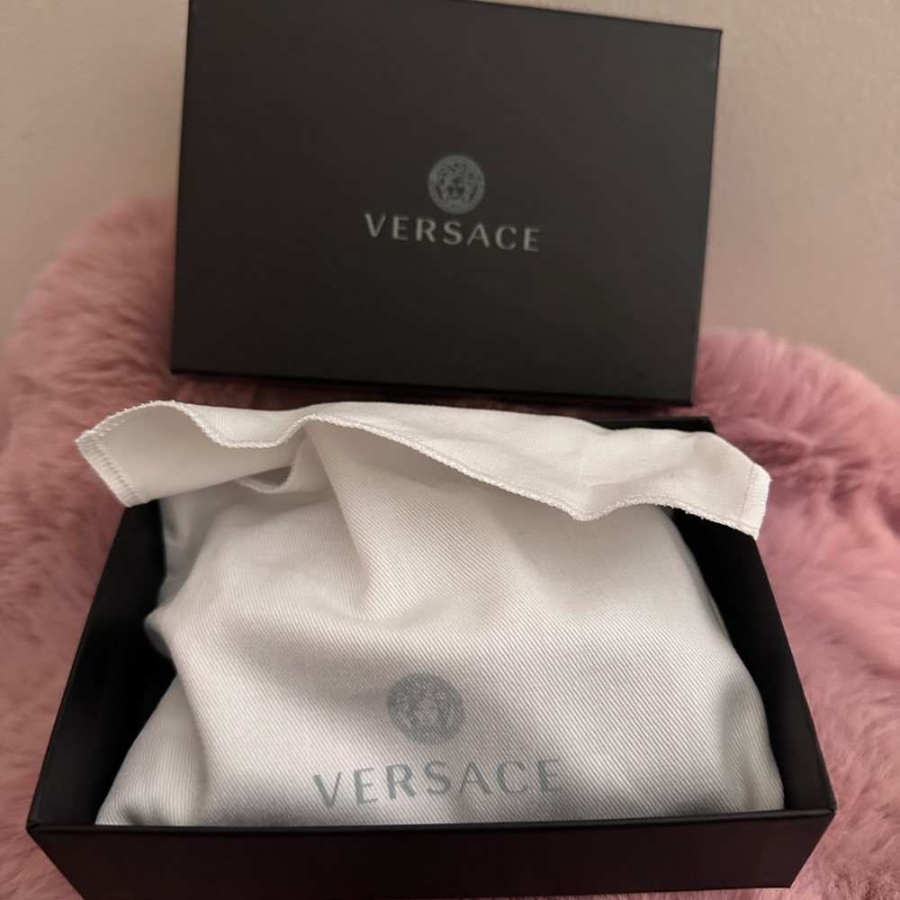 Versace card - Picture 5 of 8
